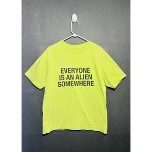 Infinity Station T-Shirt Women's L Coldplay Music of the Spheres 2022